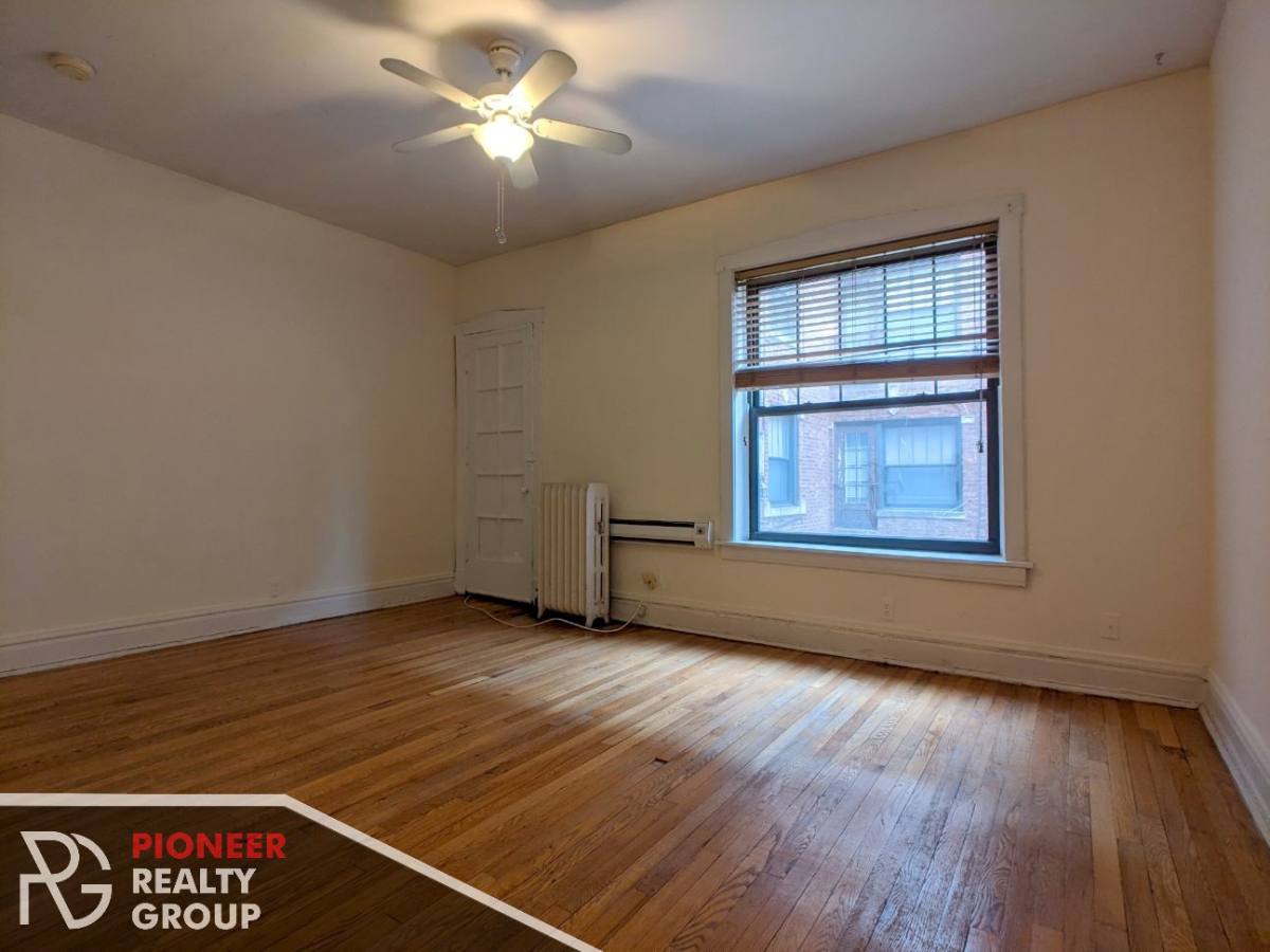 Apartment for rent at 2884 N Clark St, Chicago, IL 60657