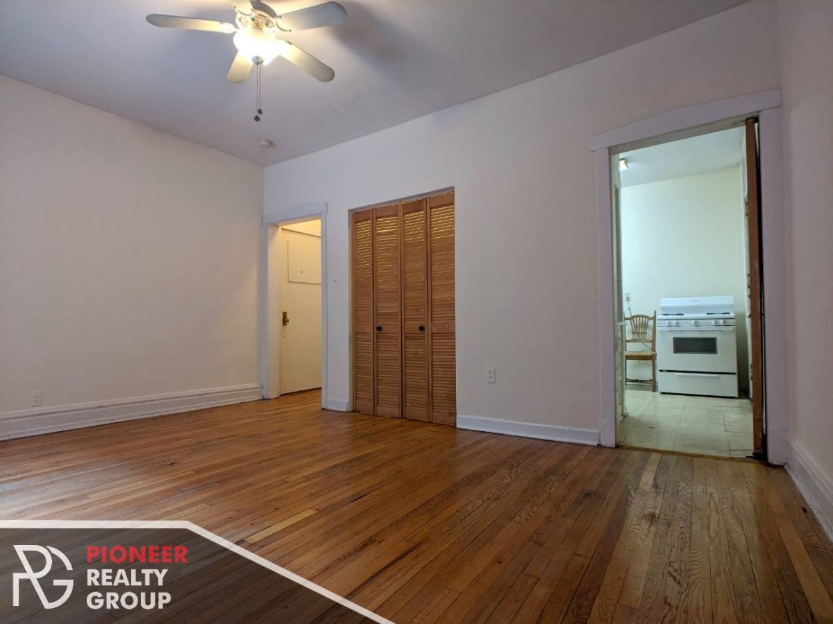 Apartment for rent at 2884 N Clark St, Chicago, IL 60657