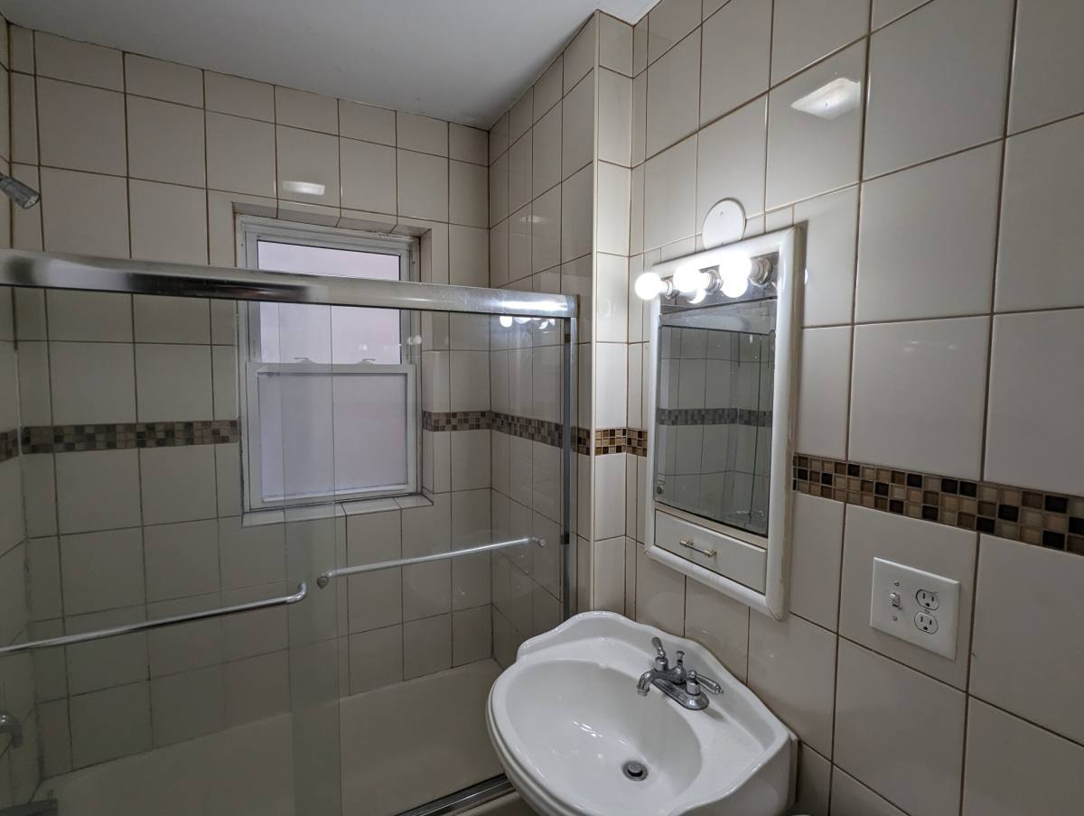 Apartment for rent at 5027 N Harding #1W, Chicago, IL 60625