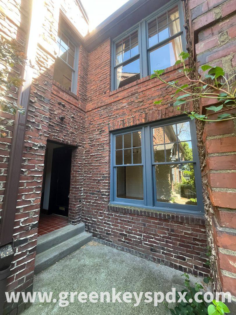 Condo for rent at 2182 NW Hoyt St #8, Portland, OR 97210