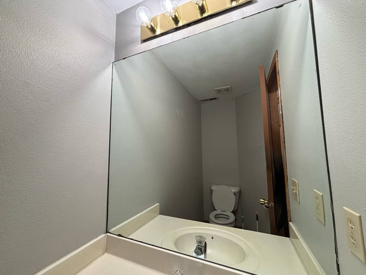 Townhouse for rent at 386 Amphitheater Dr, Rockford, IL 61107