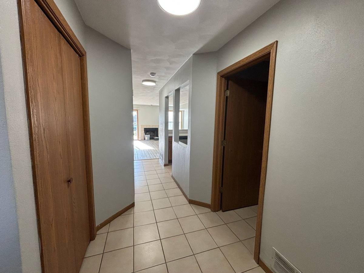 Townhouse for rent at 386 Amphitheater Dr, Rockford, IL 61107