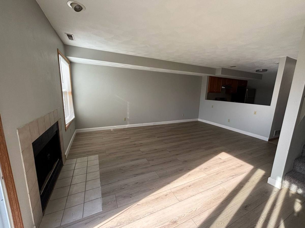 Townhouse for rent at 386 Amphitheater Dr, Rockford, IL 61107
