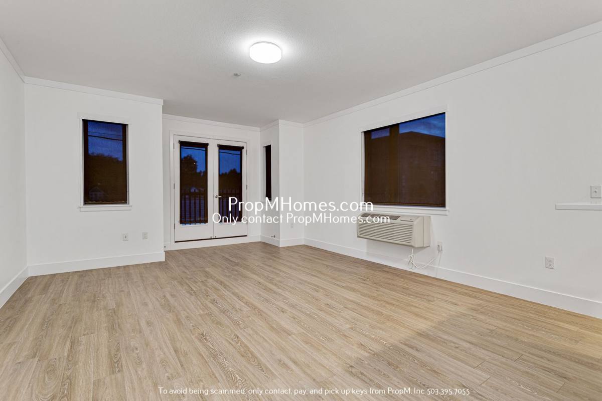 Apartment for rent at 1825 SE 50th Ave, Portland, OR 97215
