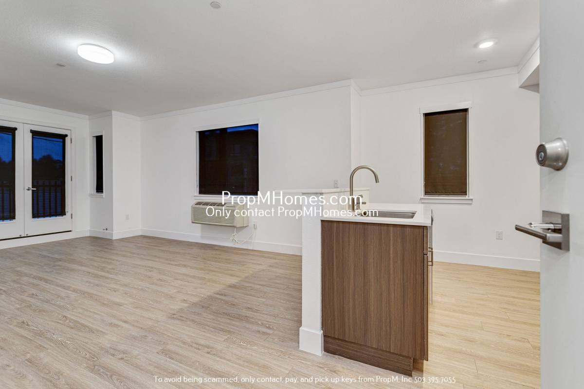 Apartment for rent at 1825 SE 50th Ave, Portland, OR 97215