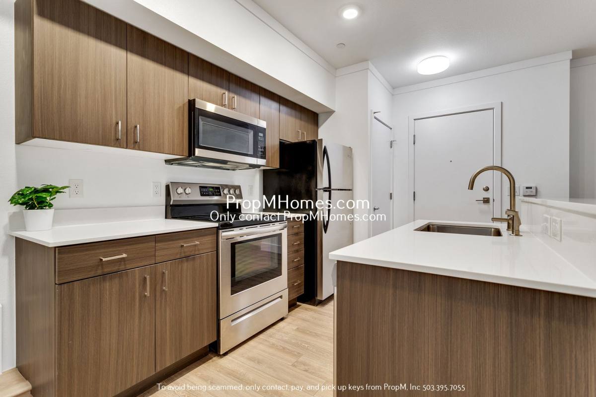 Apartment for rent at 1825 SE 50th Ave, Portland, OR 97215
