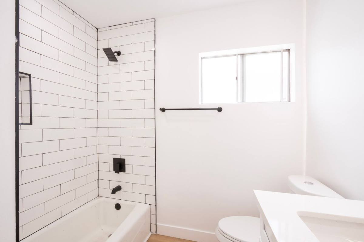 Apartment for rent at 1626 N Fuller Ave, Los Angeles, CA 90046