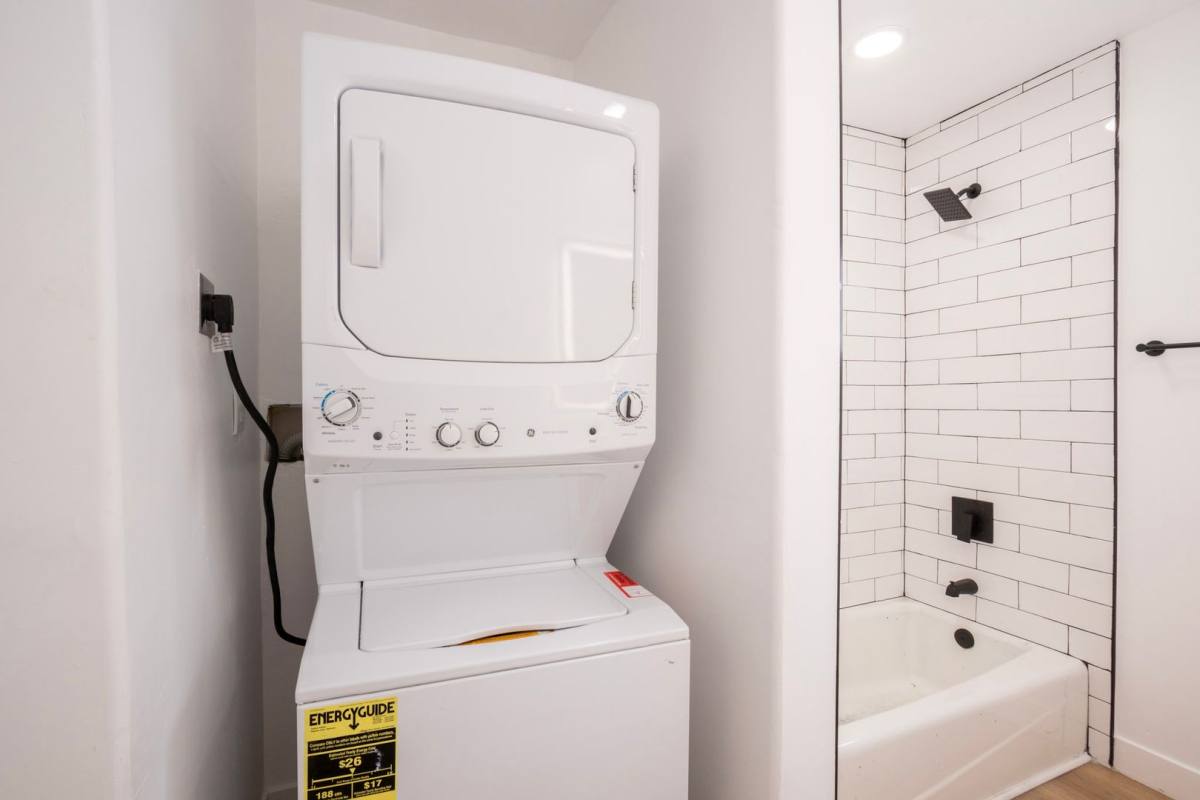 Apartment for rent at 1626 N Fuller Ave, Los Angeles, CA 90046