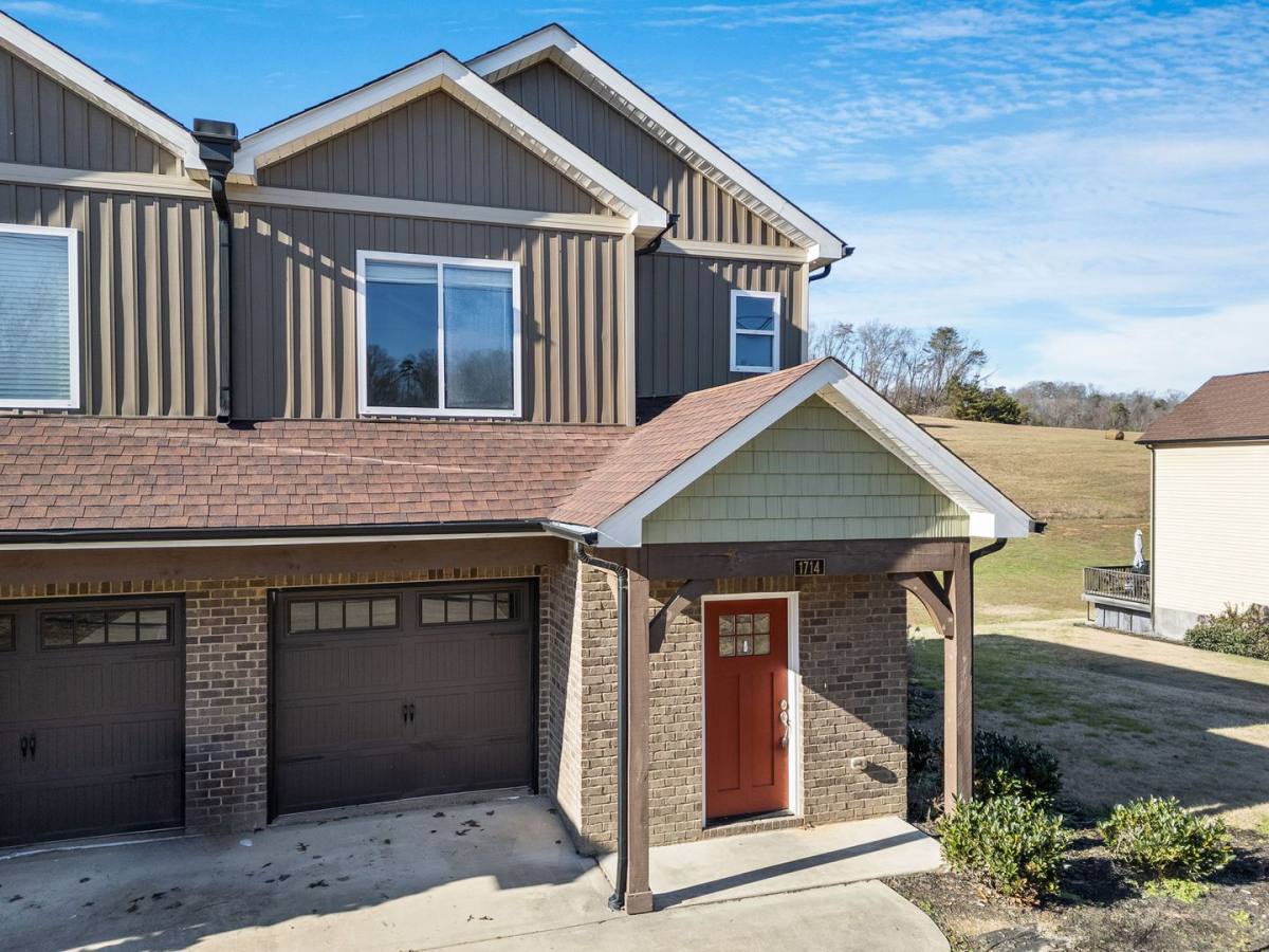 Townhouse for rent at 1712 McCleary Bend Rd, Sevierville, TN 37876