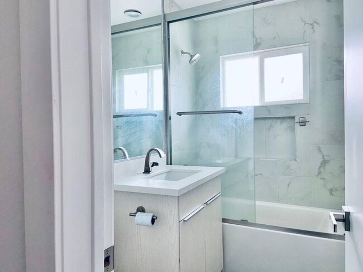 Apartment for rent at 2730 Raymond Ave, Los Angeles, CA 90007