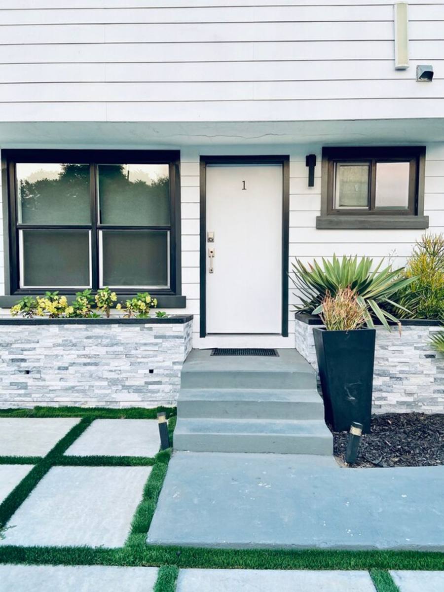 Apartment for rent at 2730 Raymond Ave, Los Angeles, CA 90007