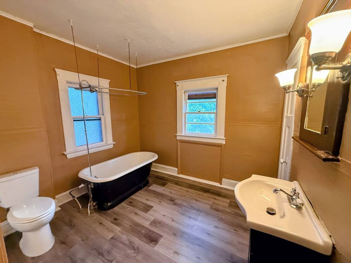 House for rent at 638 Merton Ave, Akron, OH 44306