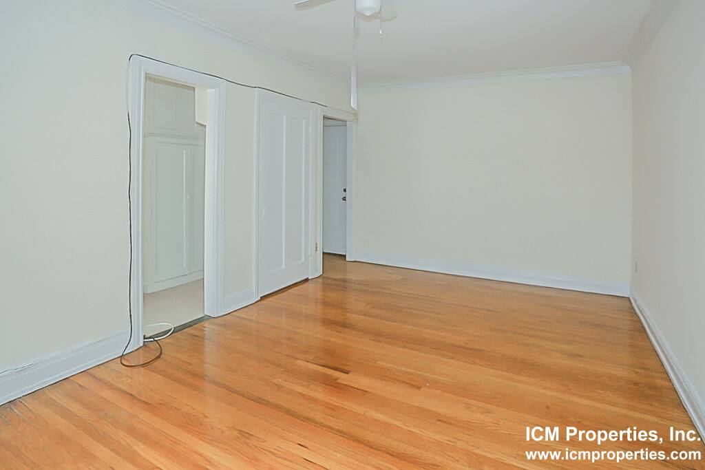 Apartment for rent at 540 W Briar Place #2C, Chicago, IL 60657