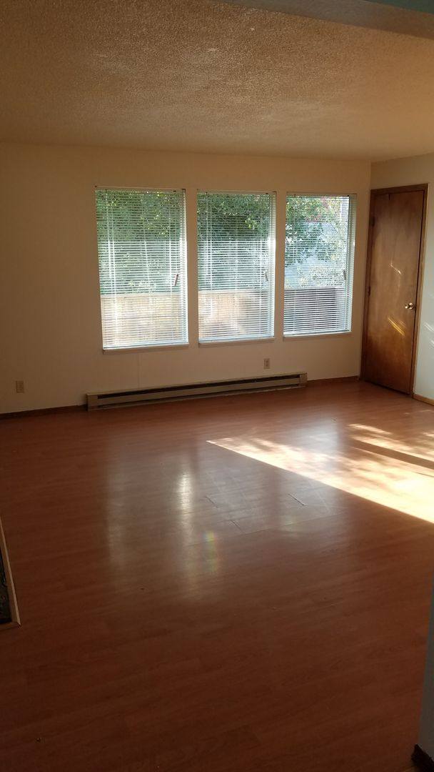 Apartment for rent at 1103 2nd St NW, Salem, OR 97304