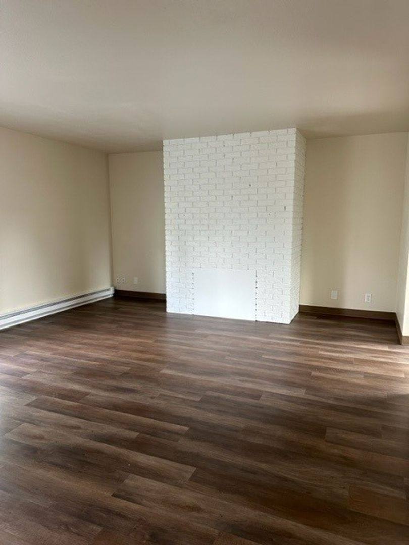 Apartment for rent at 1103 2nd St NW, Salem, OR 97304