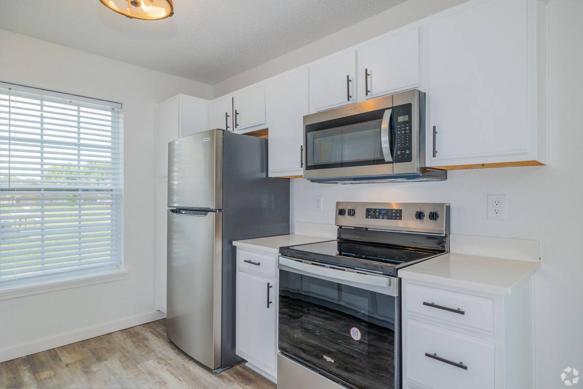 Apartment for rent at 604-932 E Sunset, Springfield, MO 65807