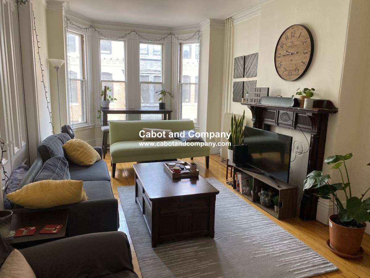 Apartment for rent at 34 Isabella St #8, Boston, MA 02116