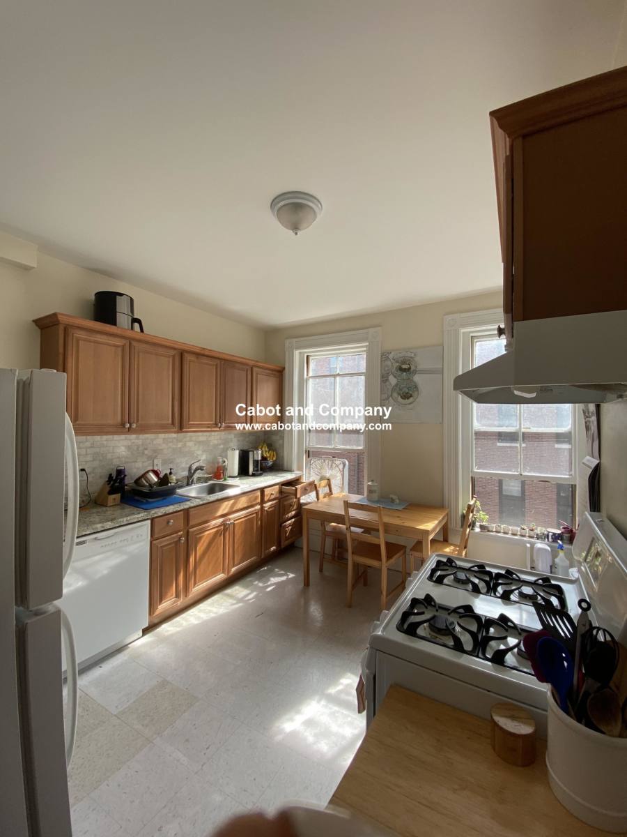 Apartment for rent at 34 Isabella St #8, Boston, MA 02116