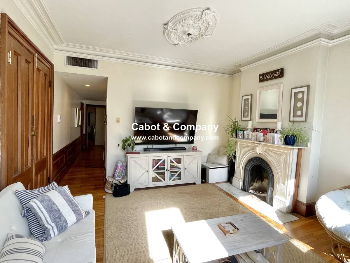Apartment for rent at 75 Dartmouth St #1, Boston, MA 02116