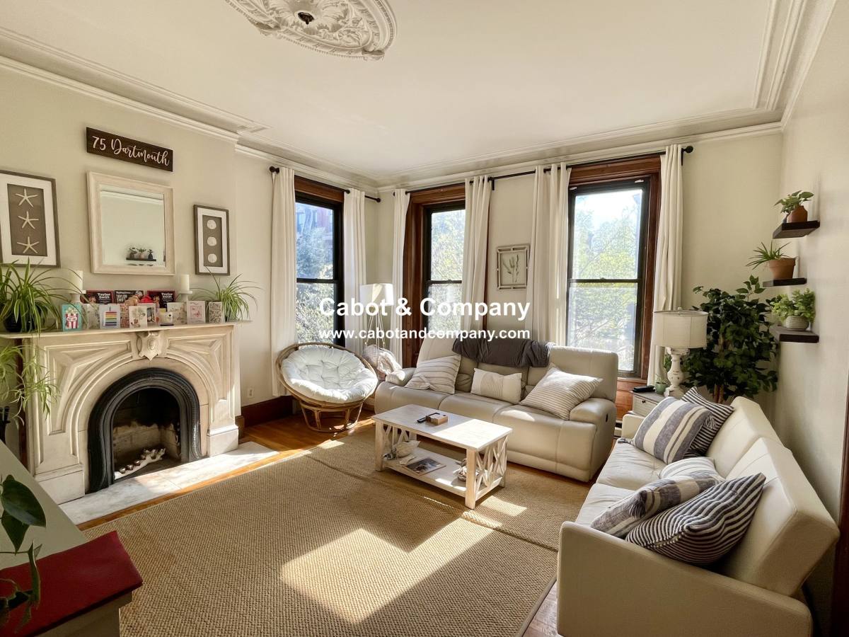 Apartment for rent at 75 Dartmouth St #1, Boston, MA 02116