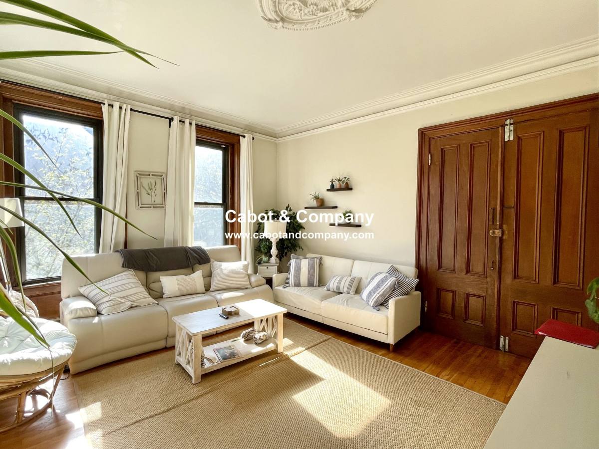Apartment for rent at 75 Dartmouth St #1, Boston, MA 02116