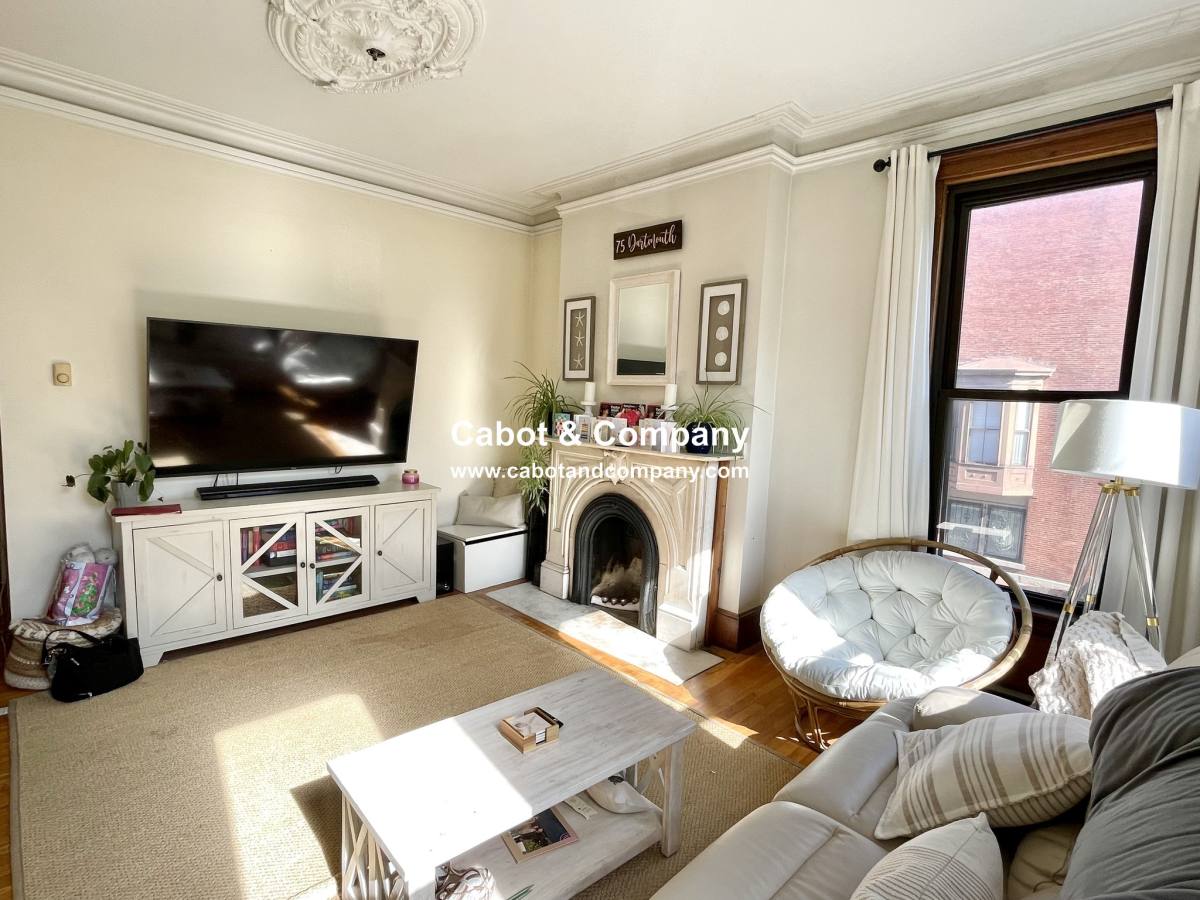 Apartment for rent at 75 Dartmouth St #1, Boston, MA 02116