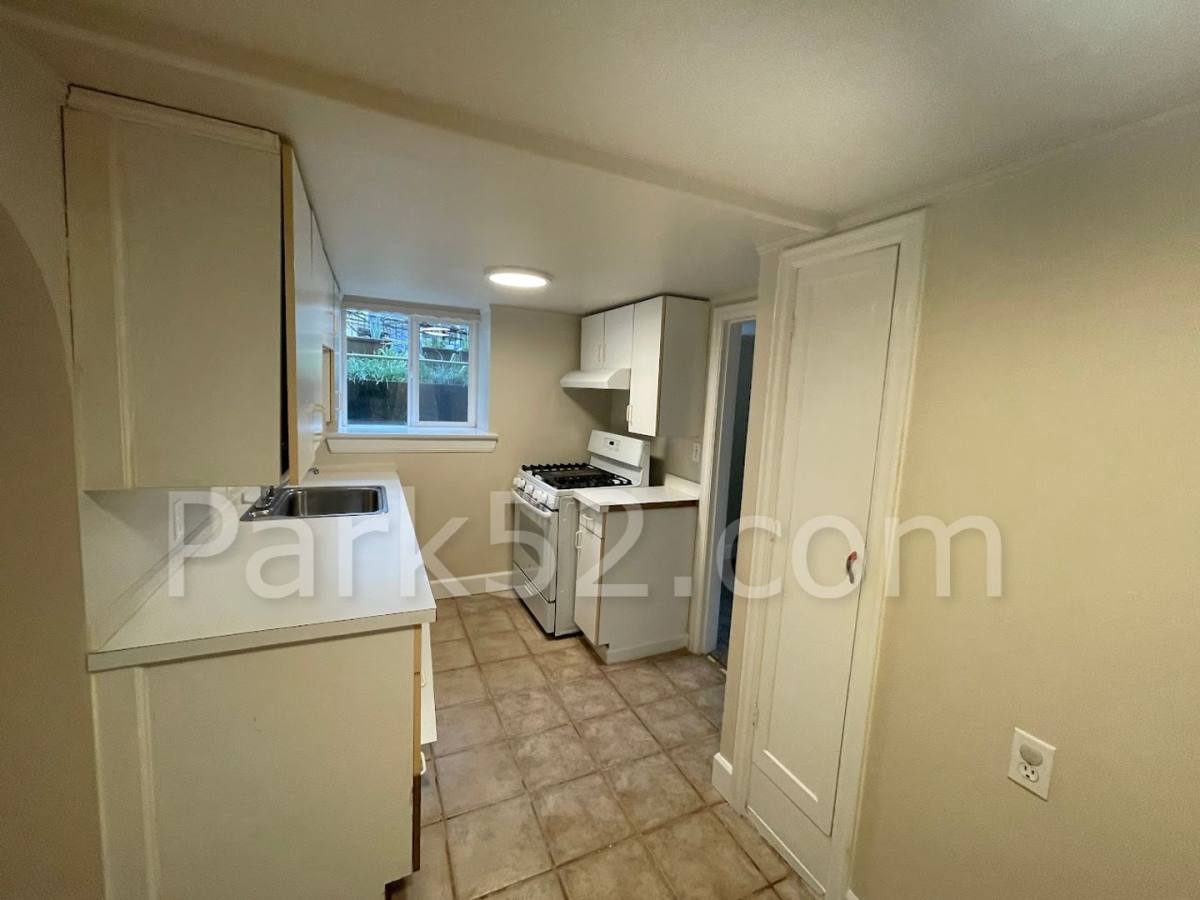 Apartment for rent at 406 N 6th St, Tacoma, WA 98403