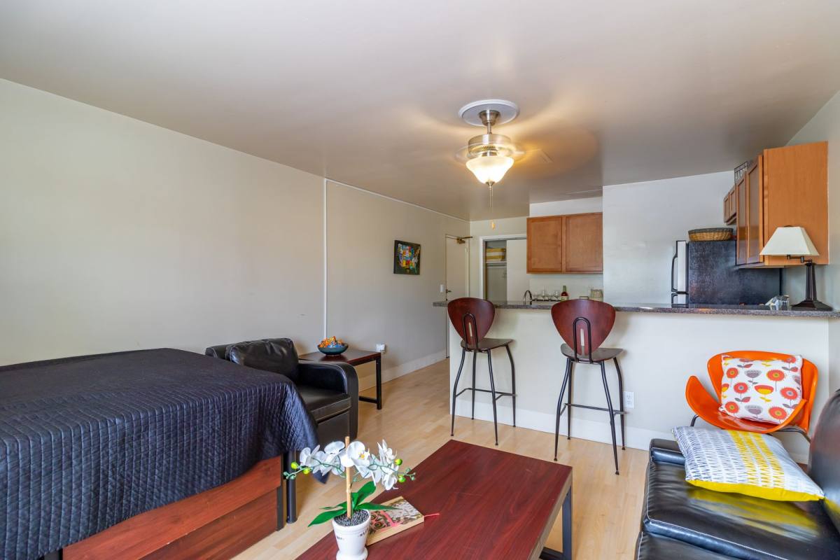 Apartment for rent at 1855 Independence Rd, Columbus, OH 43212