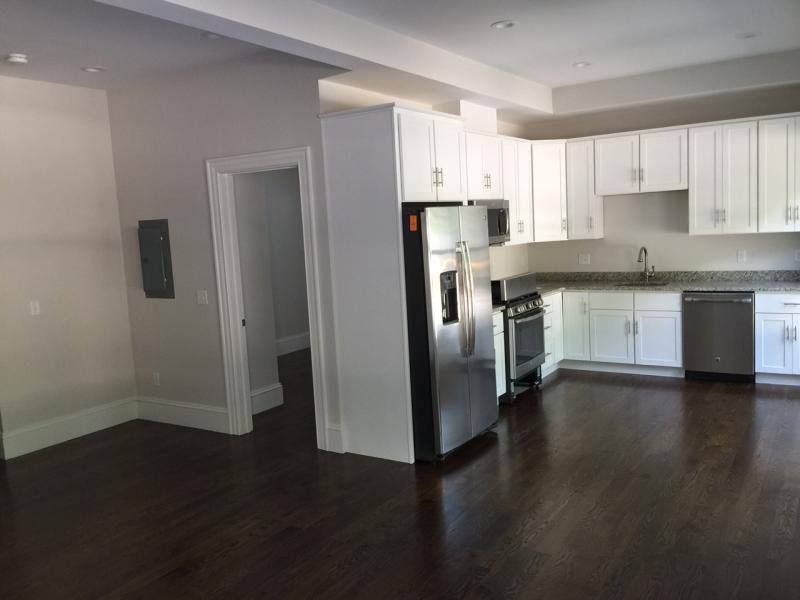 Townhouse for rent at 2044 Beacon St #2, Waban, MA 02468