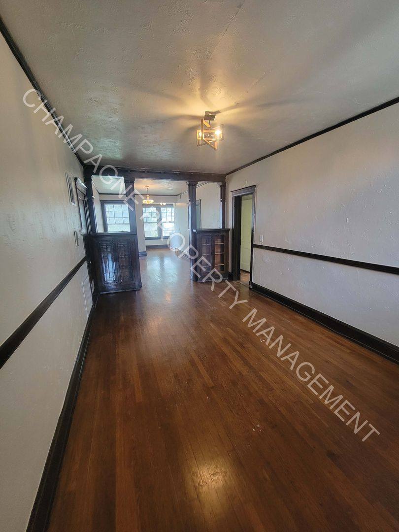 Apartment for rent at 618 620 W, Kansas City, MO 64111