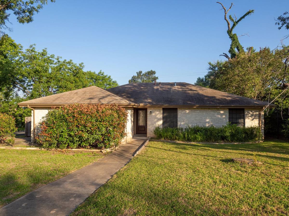 House for rent at 4804 Broadhill Dr, Austin, TX 78723