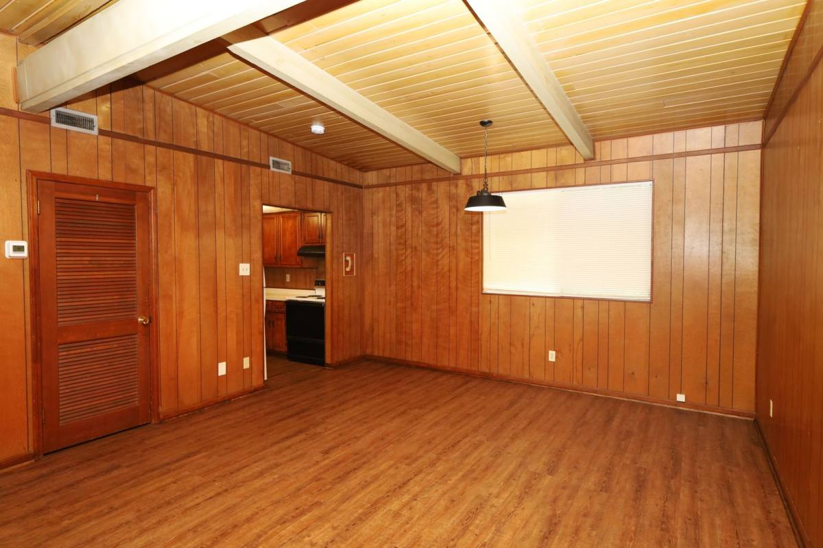 Apartment for rent at 207 E Moore St, Valdosta, GA 31602
