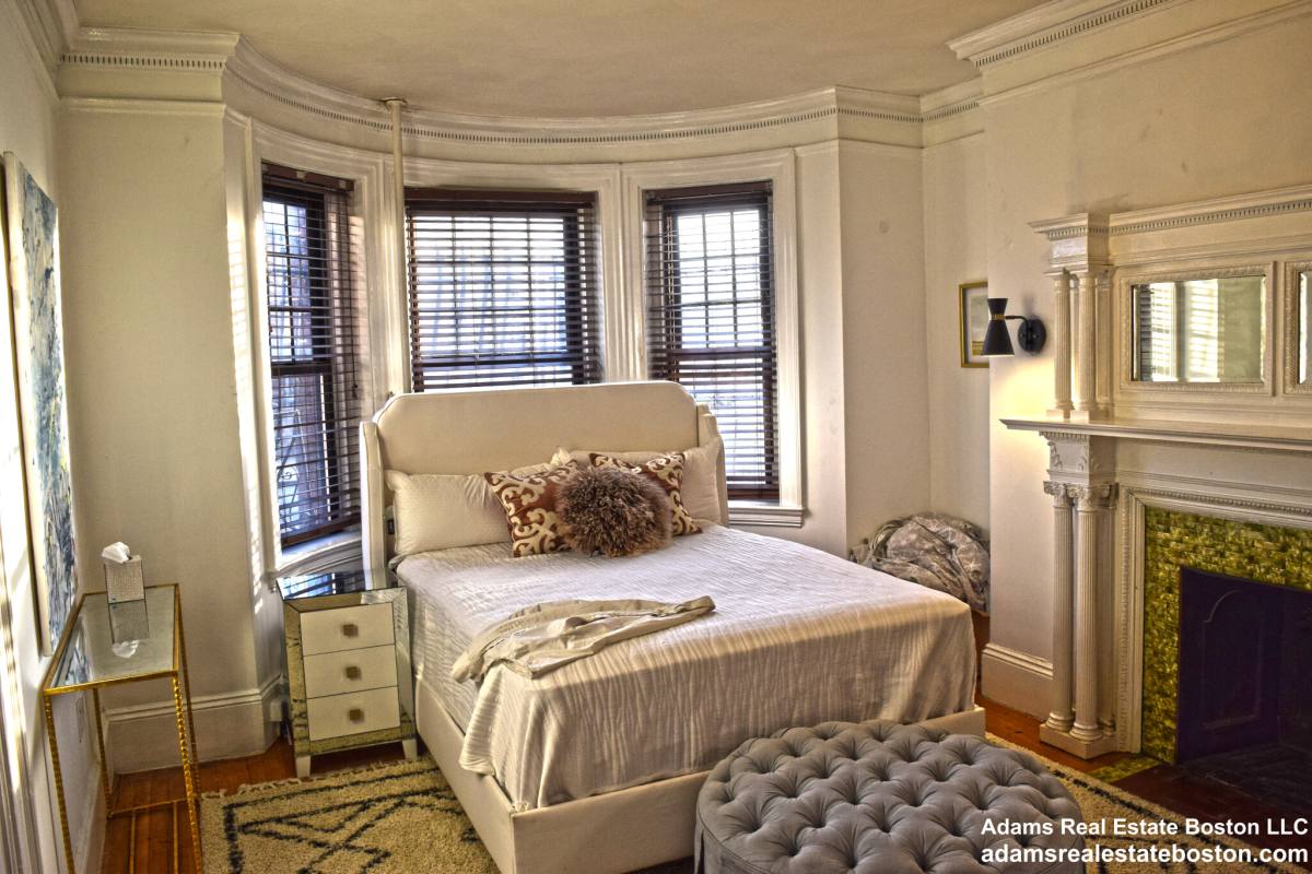 Apartment for rent at 525 Newbury #1, Boston, MA 02215