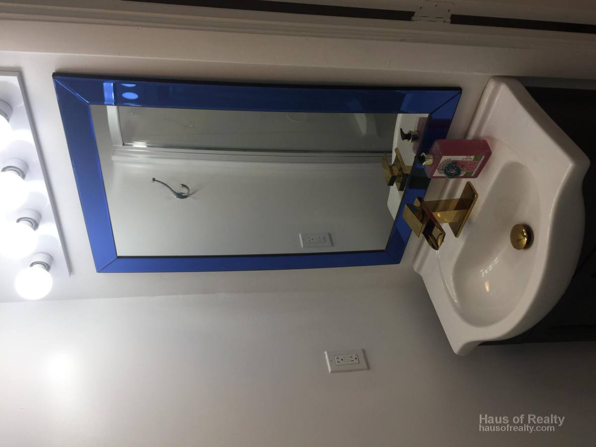 Apartment for rent at 525 Newbury #1, Boston, MA 02215
