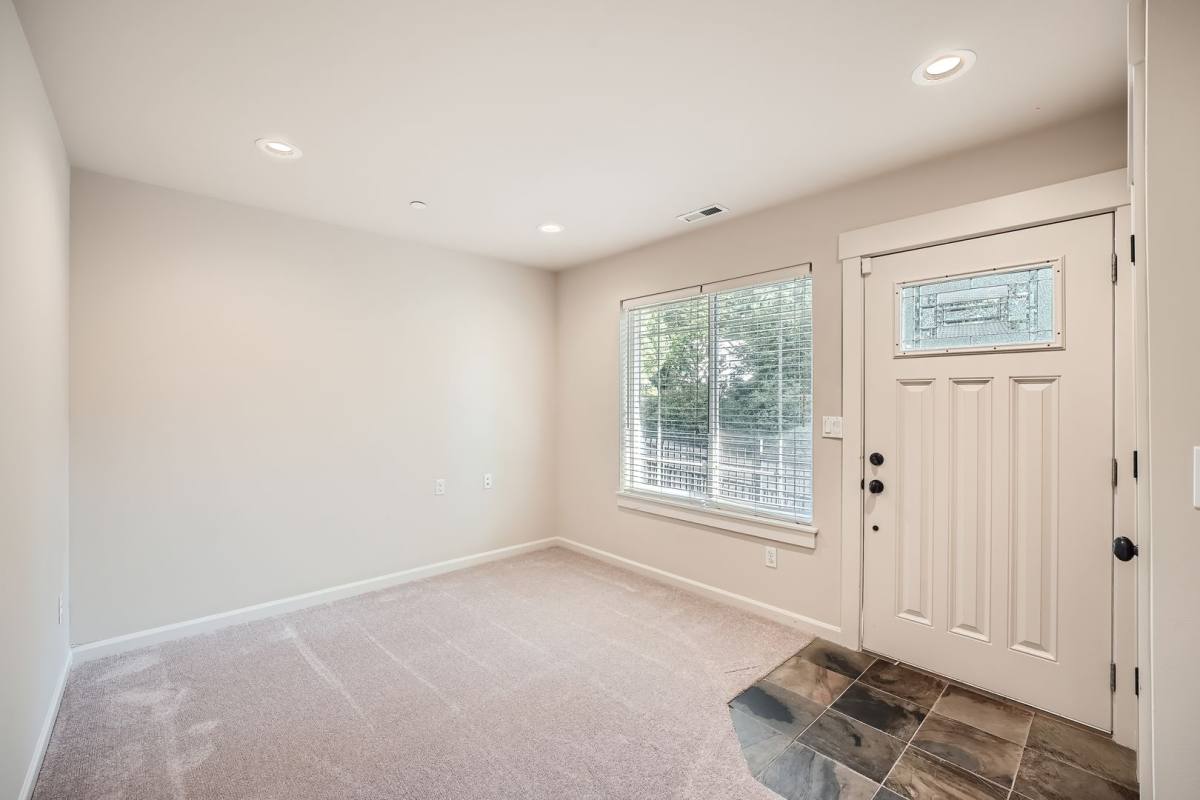 Townhouse for rent at 17827 NE 95th Court, Redmond, WA 98052