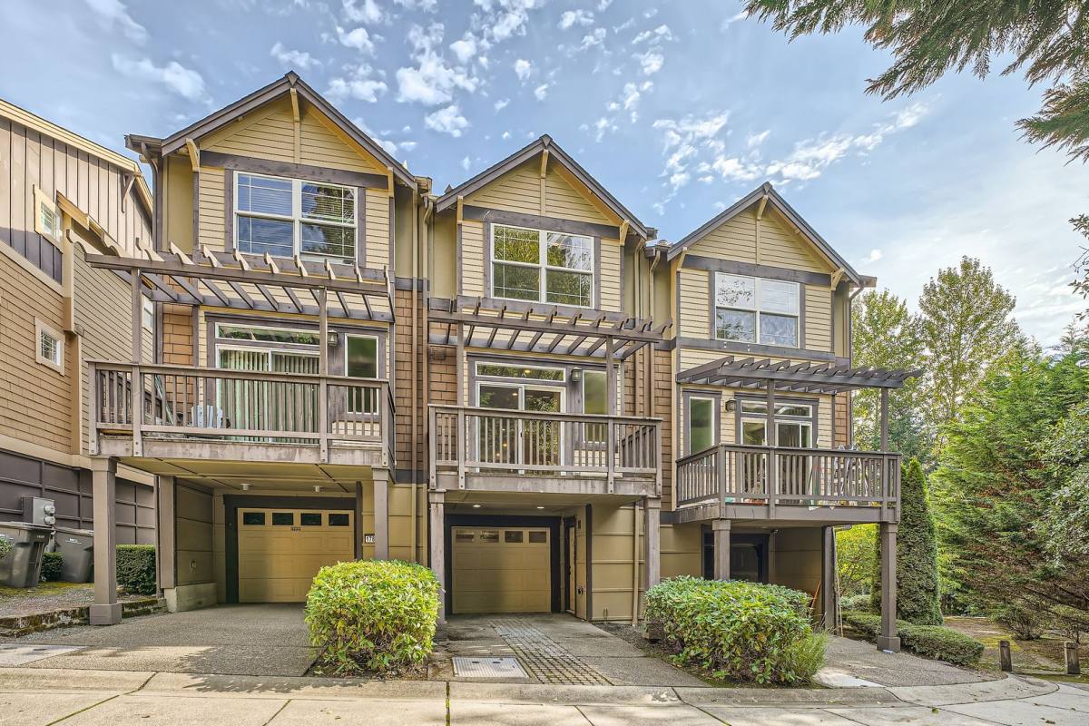 Townhouse for rent at 17827 NE 95th Court, Redmond, WA 98052