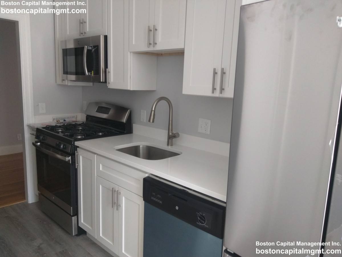 Apartment for rent at 14 Mount Ida #3, Newton, MA 02458