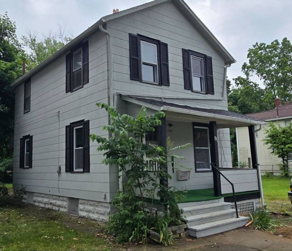 Apartment for rent at 875 E 144 St, Cleveland, OH 44110