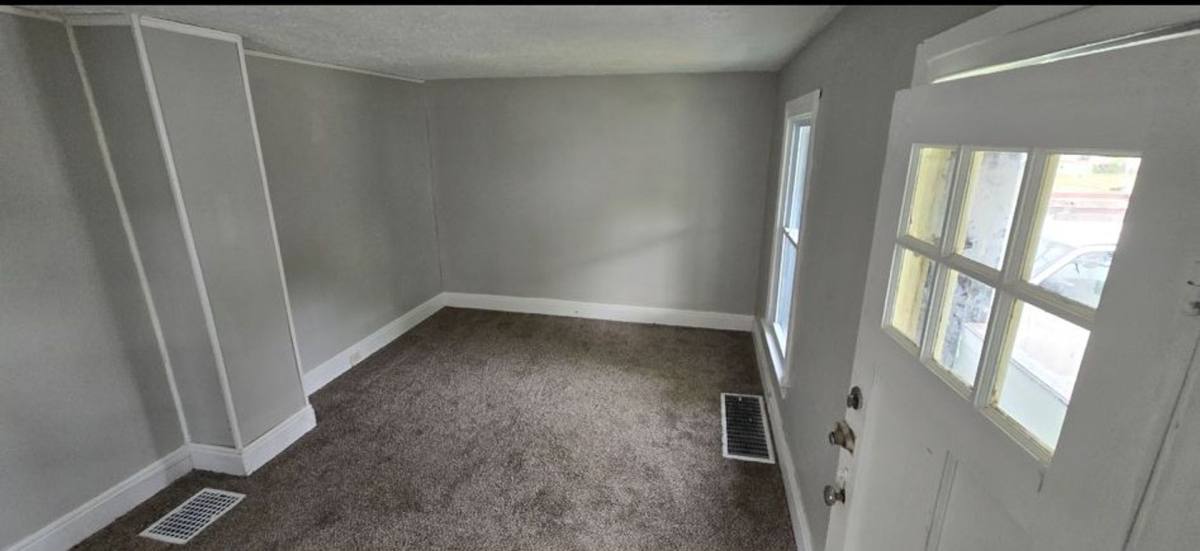 Apartment for rent at 875 E 144 St, Cleveland, OH 44110