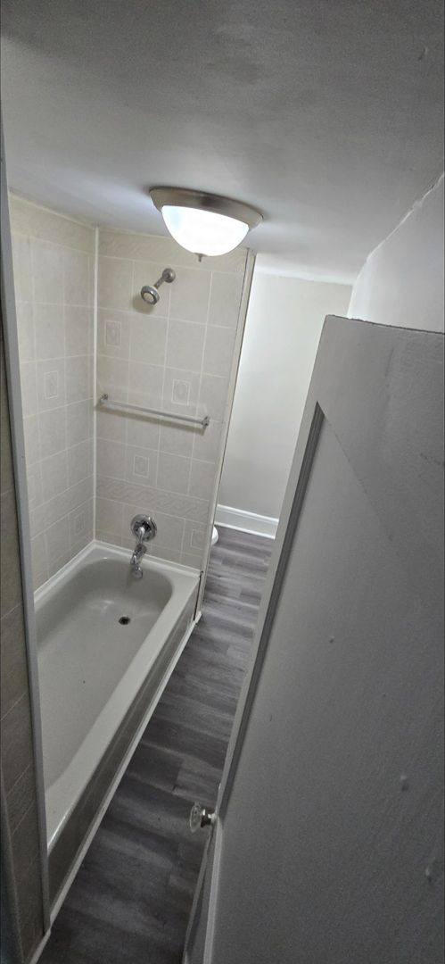 Apartment for rent at 875 E 144 St, Cleveland, OH 44110