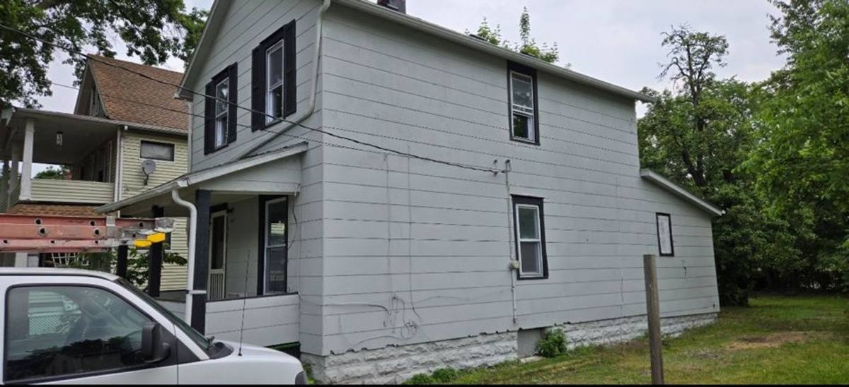 Apartment for rent at 875 E 144 St, Cleveland, OH 44110