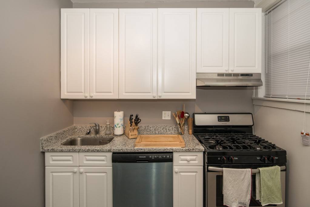 Apartment for rent at 632 Stratford #S4, Chicago, IL 60657