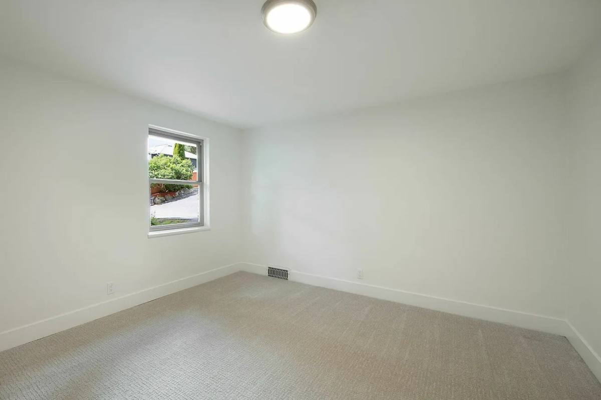 House for rent at 2527 NE 110th St, Seattle, WA 98125