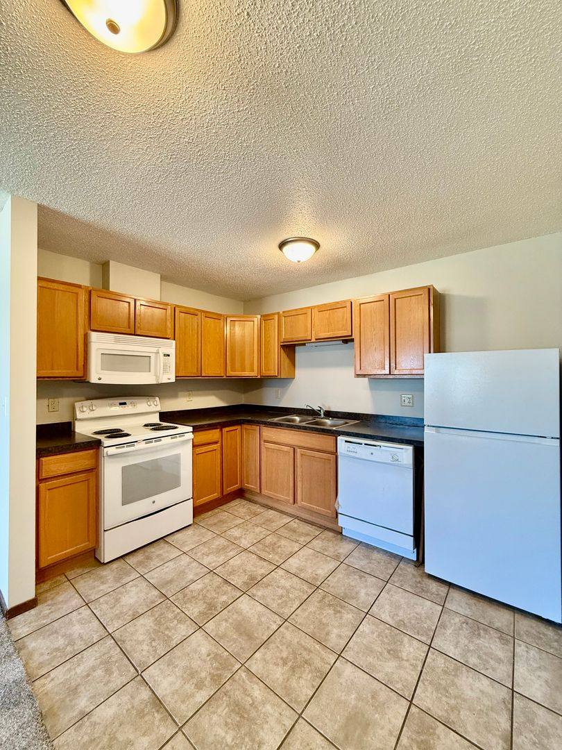 Apartment for rent at 1040 5th St SE, Valley City, ND 58072