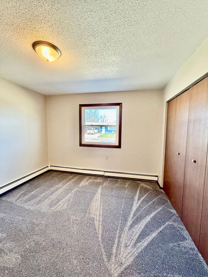Apartment for rent at 1040 5th St SE, Valley City, ND 58072