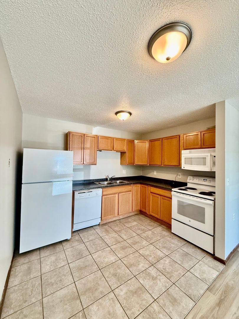 Apartment for rent at 1040 5th St SE, Valley City, ND 58072