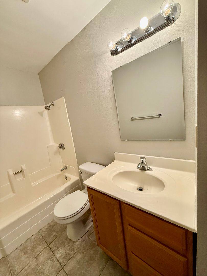 Apartment for rent at 1040 5th St SE, Valley City, ND 58072