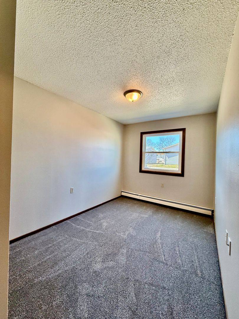 Apartment for rent at 1040 5th St SE, Valley City, ND 58072