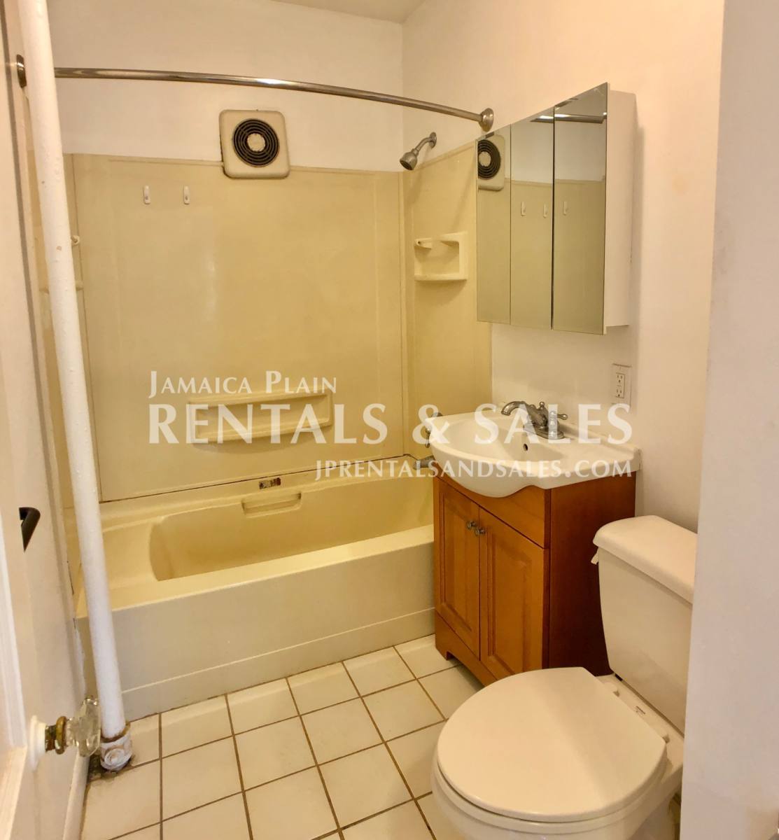 Apartment for rent at 136 Arborway Rd #5, Jamaica Plain, MA 02130