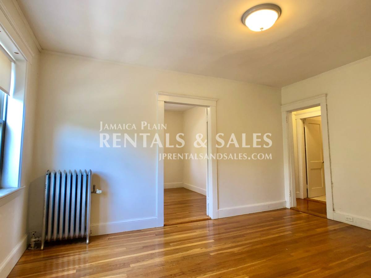 Apartment for rent at 136 Arborway Rd #5, Jamaica Plain, MA 02130